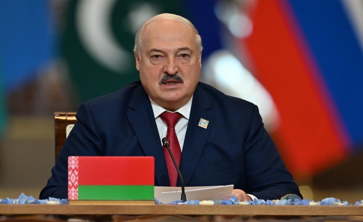 1994 жылдан бері президент. Лукашенко 70 жасқа толды