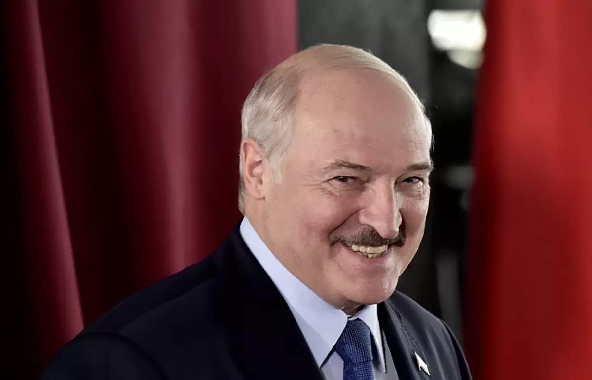 Лукашенко 30 жыл биліктен кейін жетінші рет президенттікке үміткер атанды