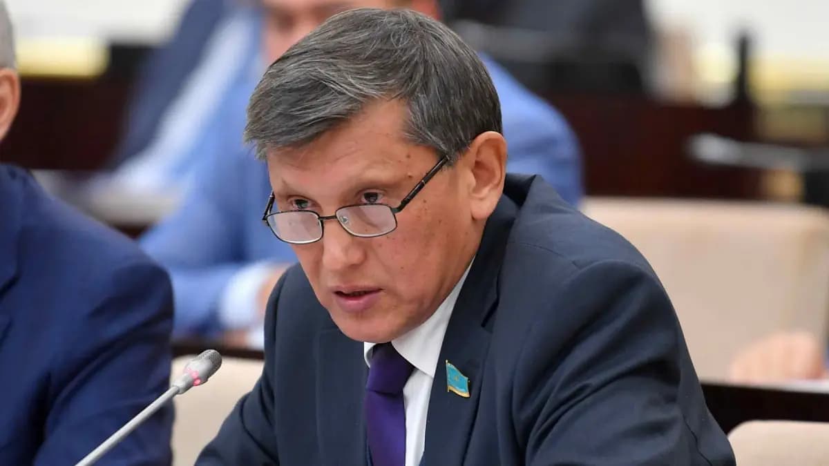 «Білмеген болып отыра береміз бе?»: Сенатор жас қыздардың екіқабат болып қалуы көбейіп бара жатқанына наразы