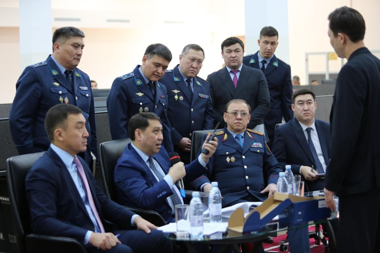 Түркістан облысында ІІМ орынбасары С.Сәрсенов полицейлердің жұмысын қадағалап, әкімдікпен кездесті