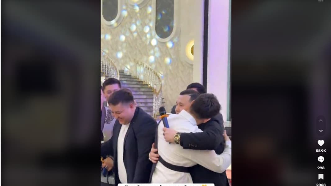 Досының туған күнінде Серік Ибрагимов еңкілдеп жылады (ВИДЕО)