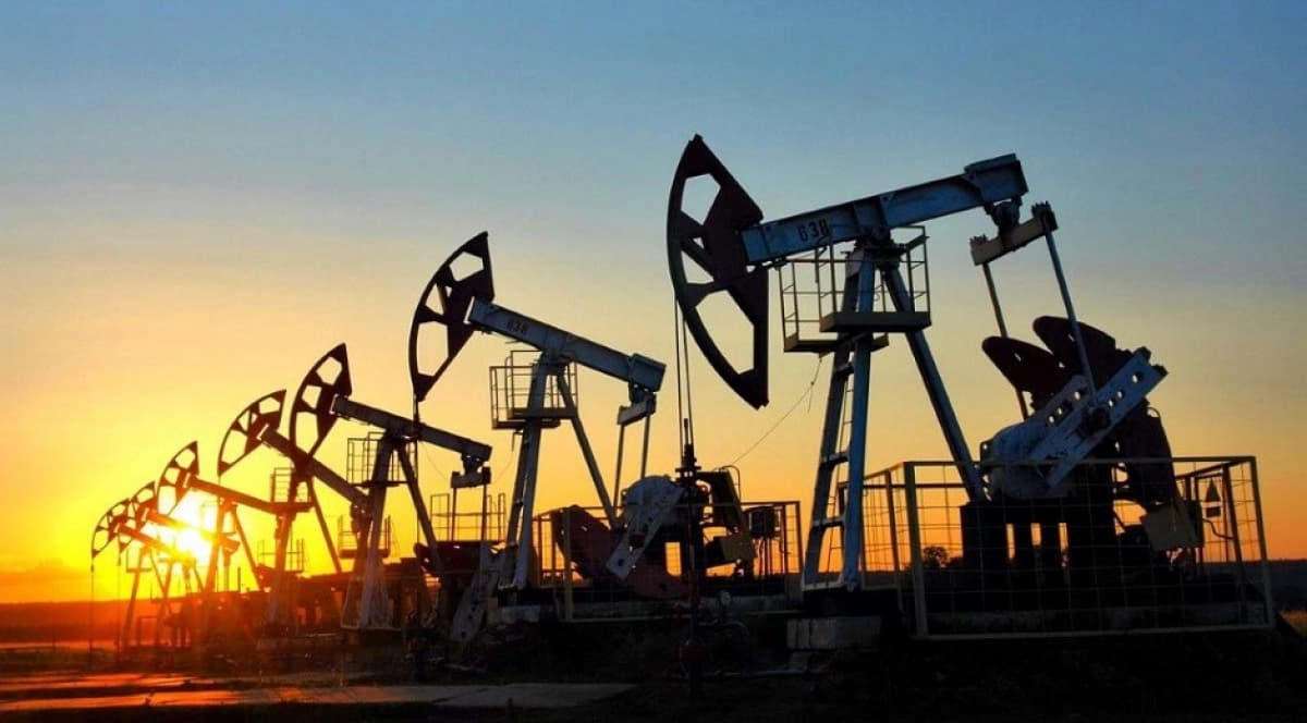 Теңіз кен орнында газ атқылап, екі жұмысшы ауруханаға түсті