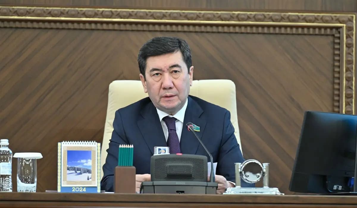«Елдің байлығын санаулы адам иеленіп, мемлекеттің дамуын тежеді»: Қошанов Назарбаевтың суперпрезиденттік билігін сынап тастады