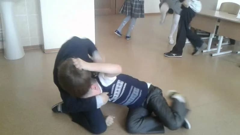 «Полицейлер ұйымдастырған»: ШҚО мектеп оқушыларының төбелесі жайлы тың мәлімет шықты (видео)
