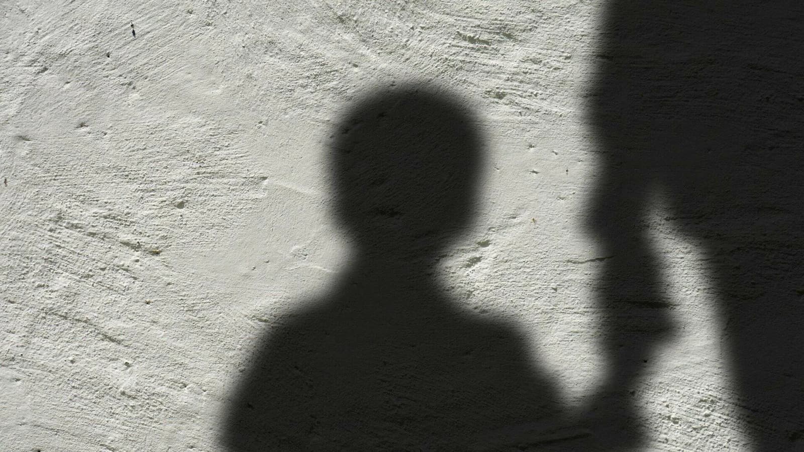 Қарағандыдағы «қарияның» қастандығы: егде жастағы адам балаларды зорлап, порнография түсірген