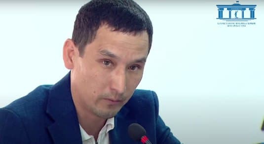 «Балаң денсаулығын қойып береді»: Шерзаттың әкесі төбелестің қалай басталғанын сотта айтып берді