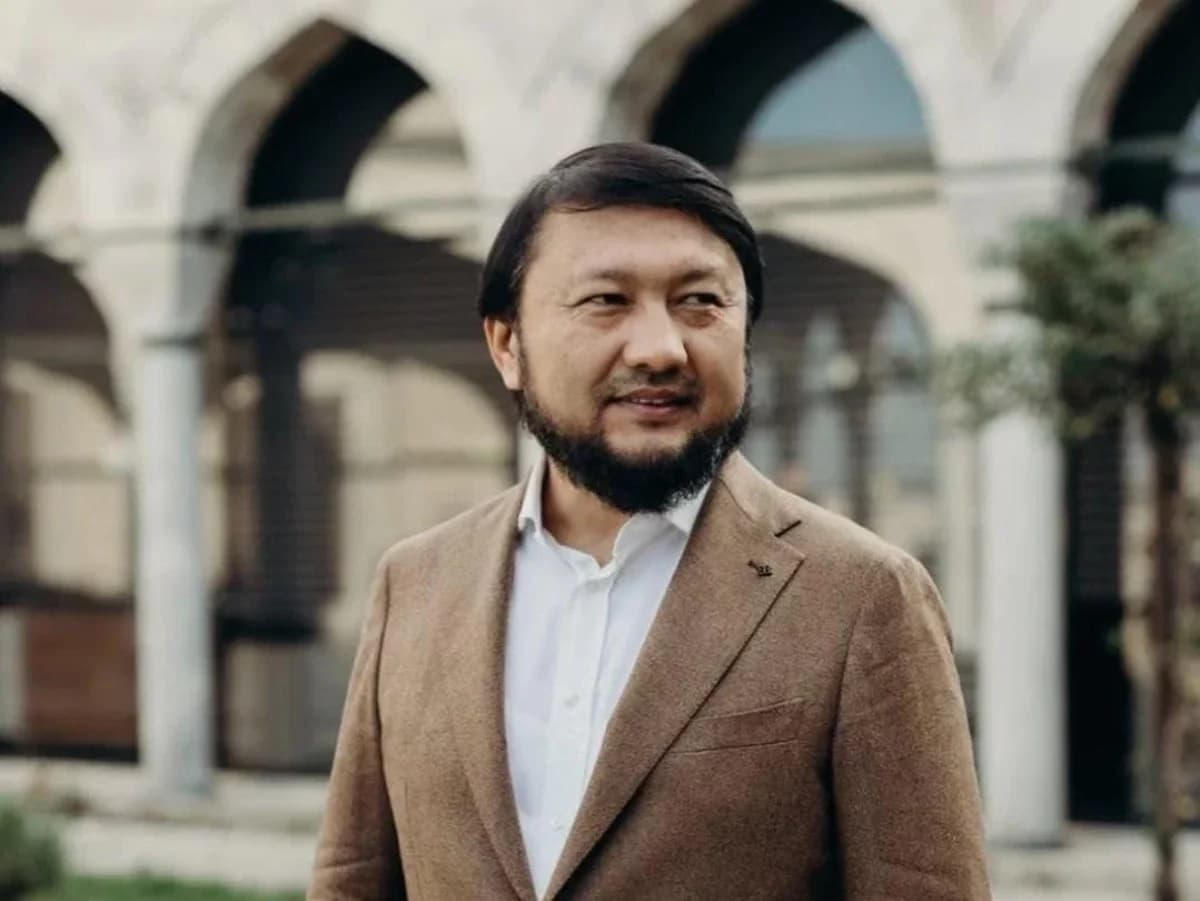 «Келінді тастама!»: Мұхамеджан Тазабек жігіттерге міндеттерін еске салды