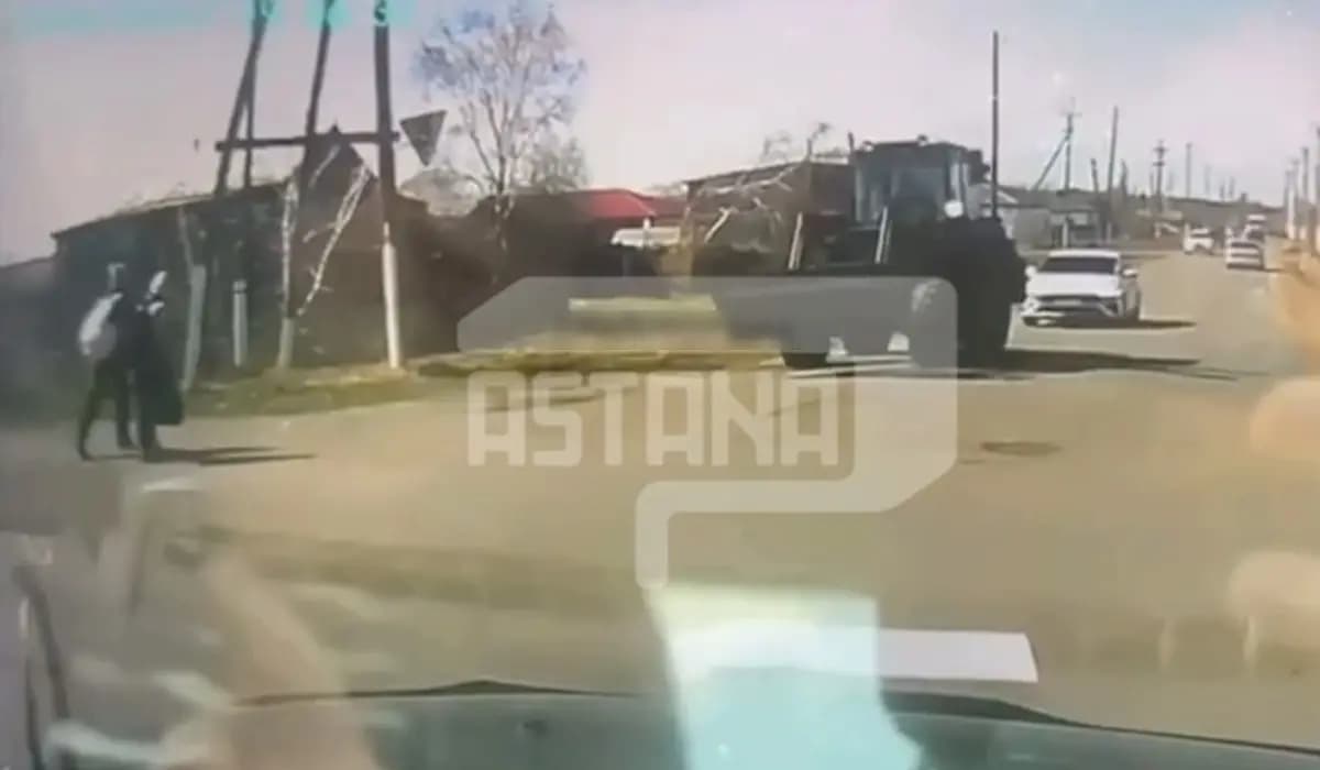 Ақмола облысында трактор кішкентай қызды қағып кетті: полиция оқиғаны желіден білді
