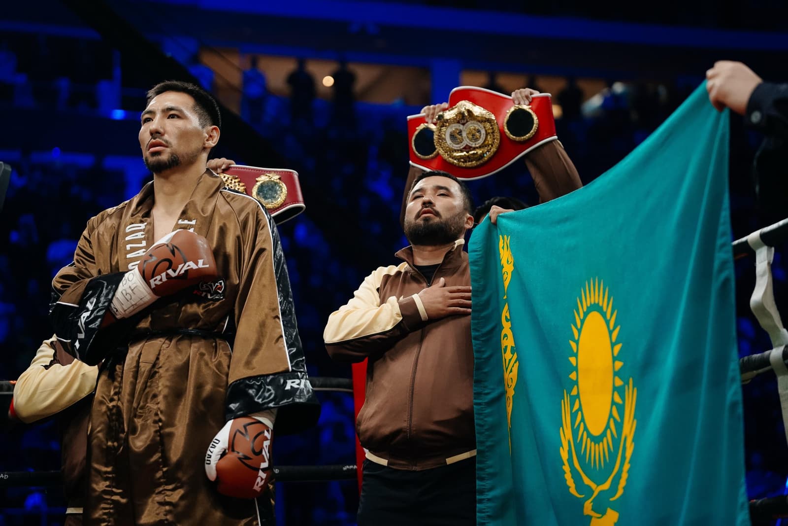 Қос белбеуін қорғап шықты: Жәнібек Әлімханұлы ешкім жеңе алмаған француз боксшысын нокаутқа жіберді