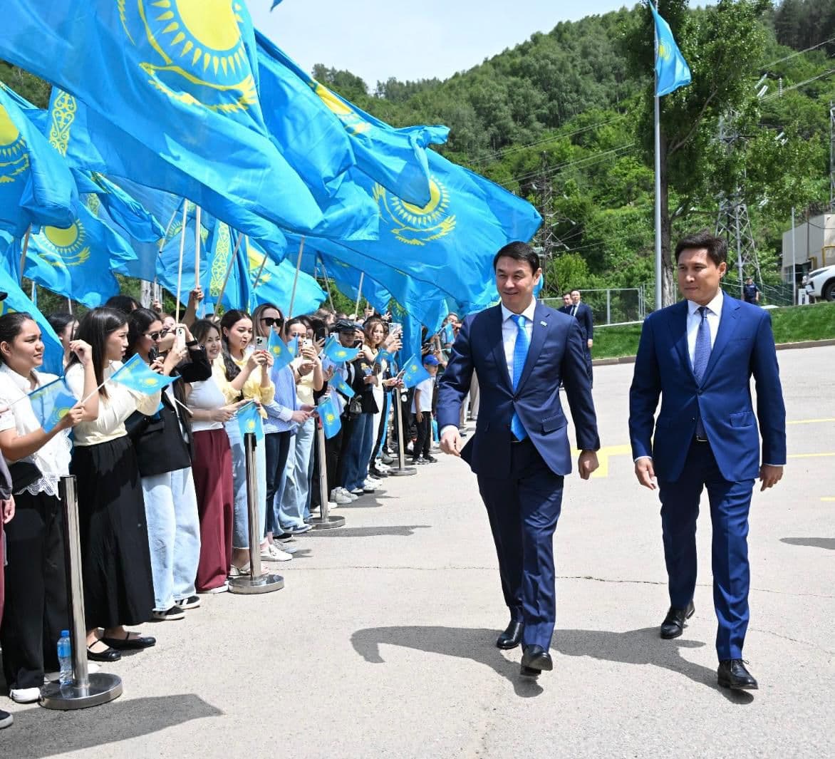 Алматыда Мемлекеттік Туды көтеру рәсімі өтті