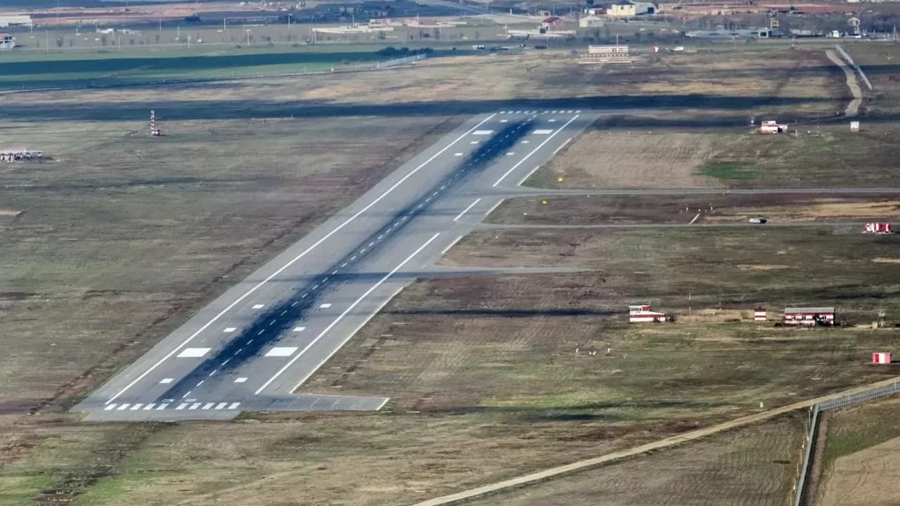 Каспий үстінде ресейлік ұшақ SOS сигналы беріп, Махачкалаға шұғыл қонды