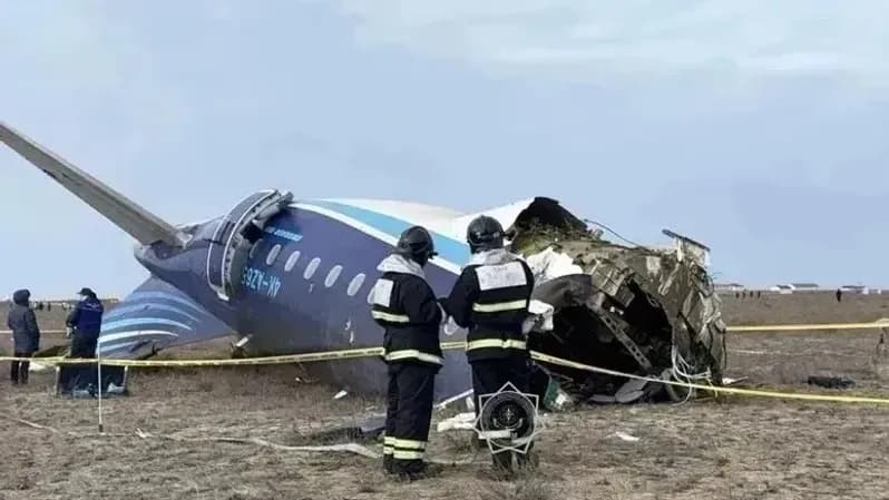 «Саясиландырғымыз келмейді»: Ақтаудағы апатқа не себеп болғаны жыл соңына дейін анықталады