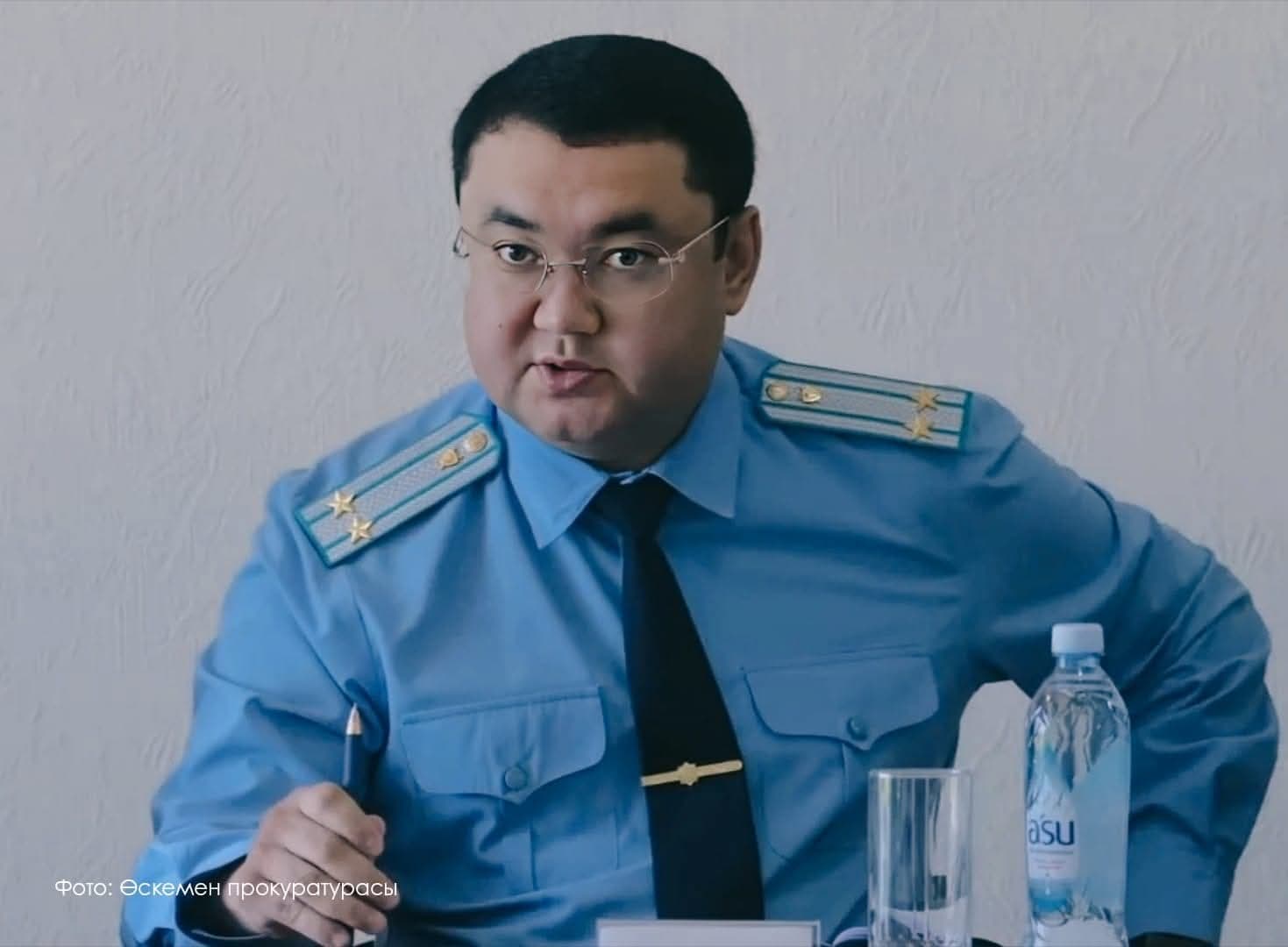Өскеменнің өзімшіл прокуроры: қоластындағыларды ұрған Бас прокурор қызметтен шеттетілді