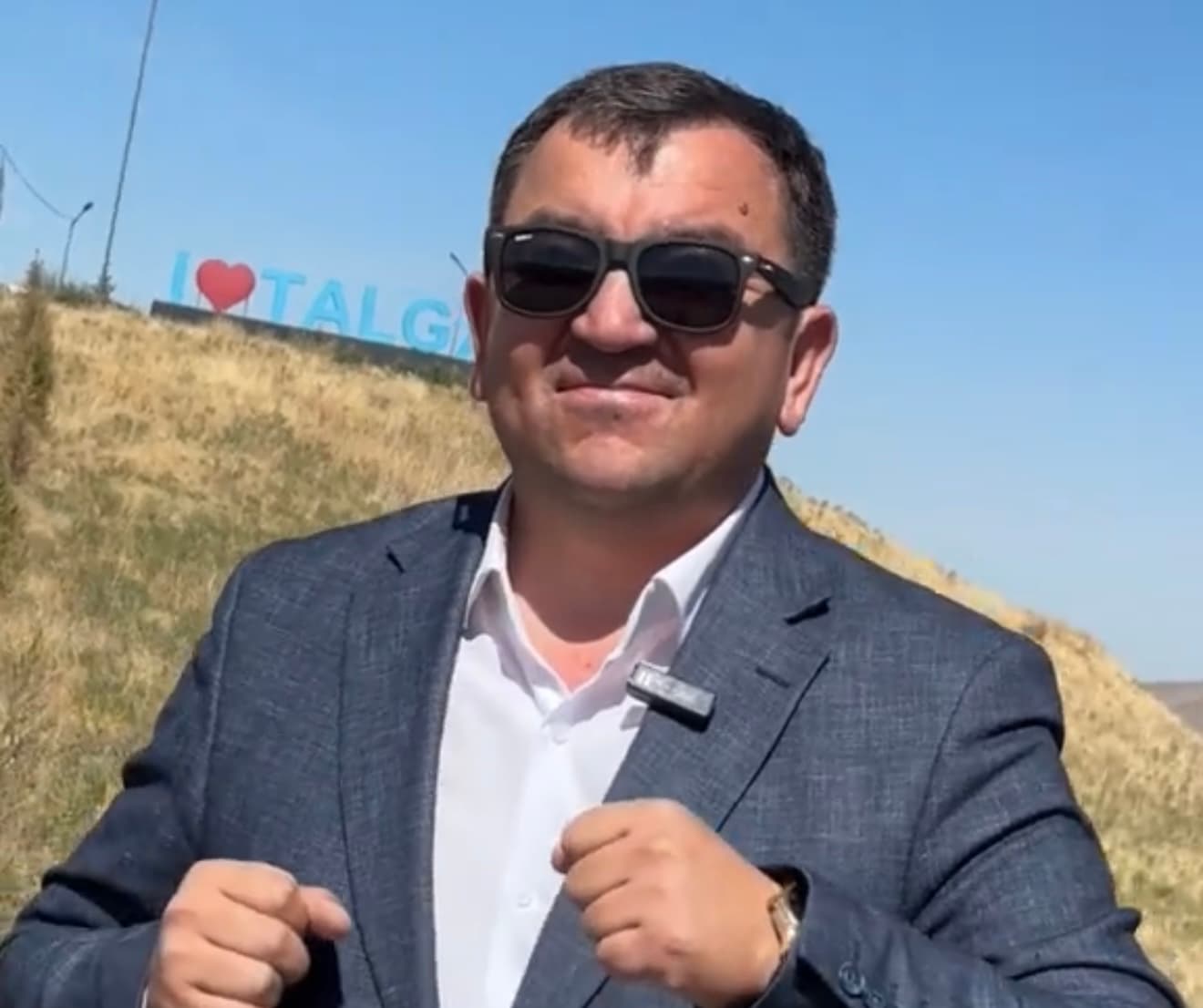 «Арзан пиар, TikTok-қа жатып алған»: Қанды қылмыстан арылмаған Талғардың басшылары той тойлауды тоқтатпаған