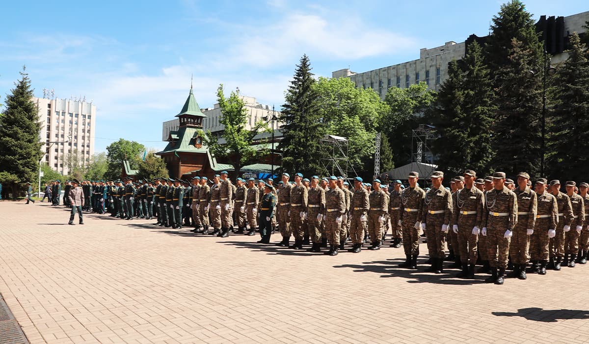 Әскер орнына ақша: Армияға бармай-ақ әскери билетті қалай алуға болады?