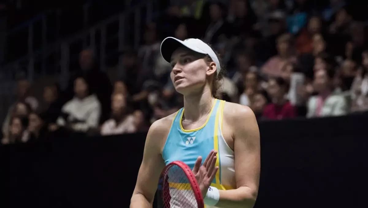 Елена Рыбакина олимпиялық чемпион Белинда Бенчичті екі сетте сенімді ұтты