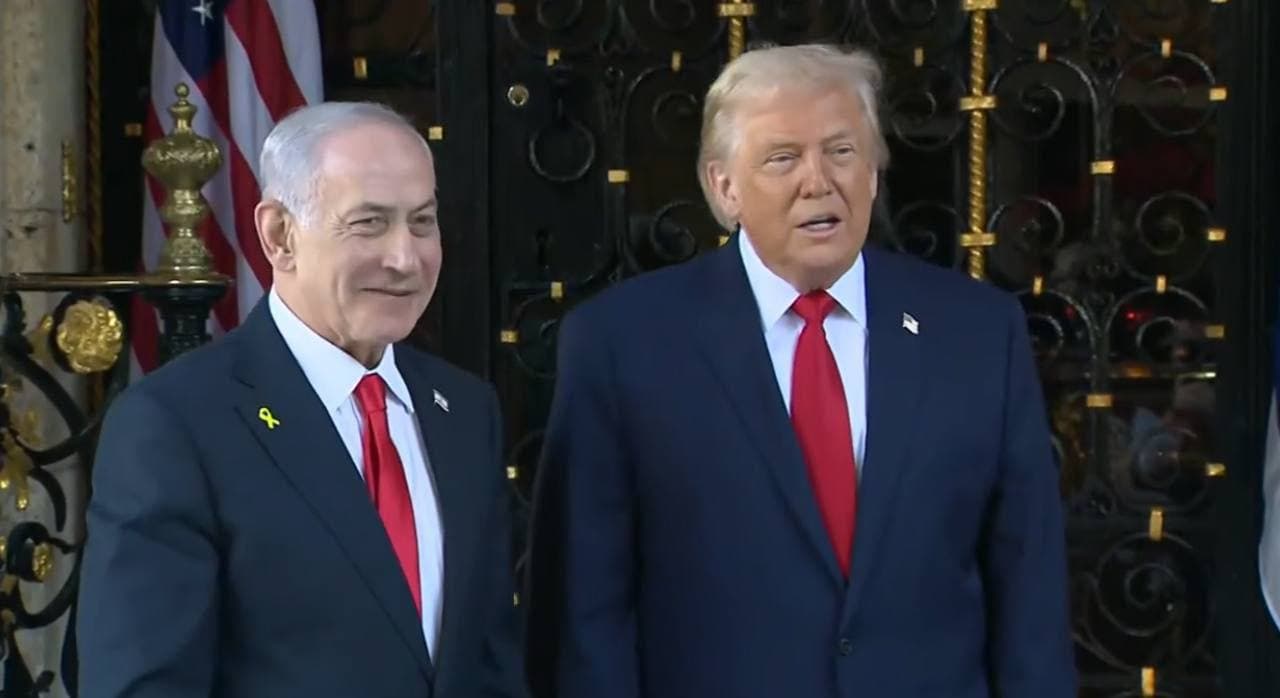 Трамп Нетаньяхумен кездесуде Иранға тағы да соққы болуы мүмкін екенін айтты
