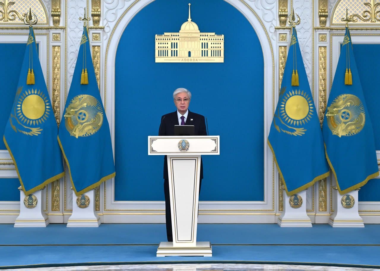 Президент Қысқы Олимпиада ойындары мен Паралимпиадаға қатысатын ұлттық құрама мүшелеріне Мемлекеттік туды тапсырды