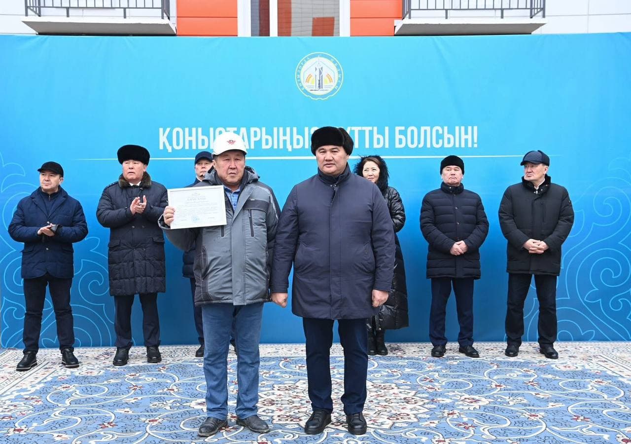 Қызылордада апатты үй санатындағы кезекте тұрғандарға 135 пәтердің кілті табысталды