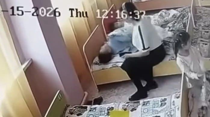 Шымкенттегі балабақша: Тәрбиеші бүлдіршіндерді шприцпен қорқытып, қол көтерген