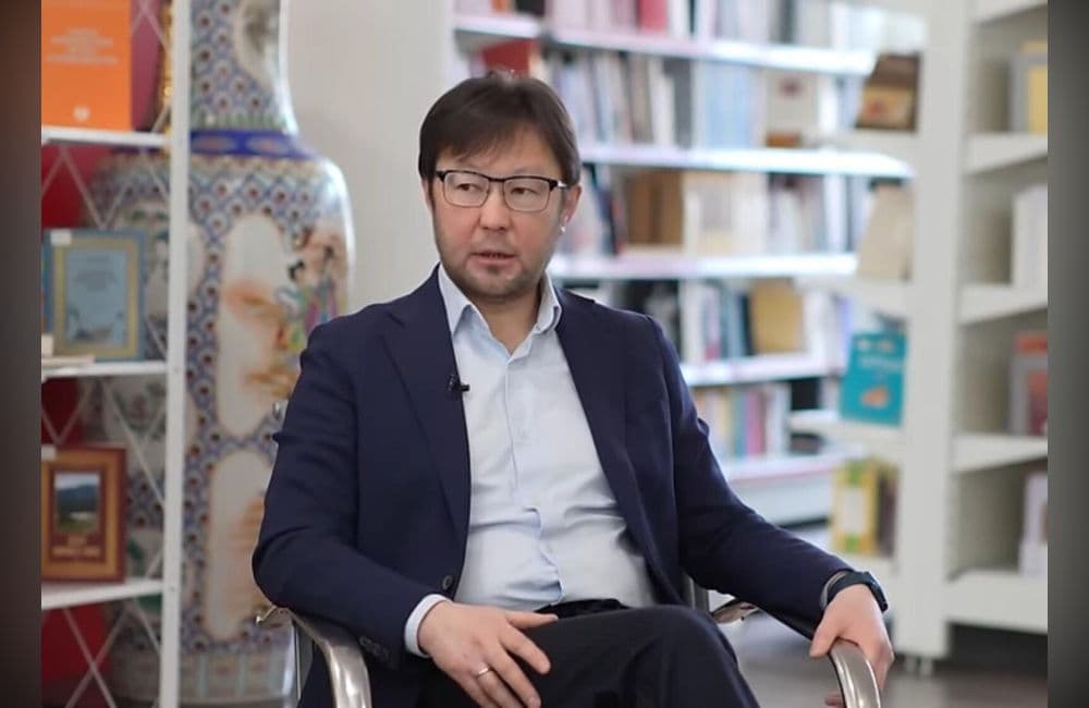 «Қорқытпа, тыңда, дәлеліңмен түсіндір»: Ақберен Елгезек билікті тағы қатал сынға алды