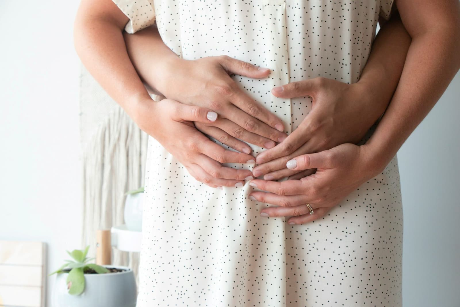 Азғын ата: Ақтөбеде зейнеткер 14 жастағы қызын зорлап, жүкті қылған