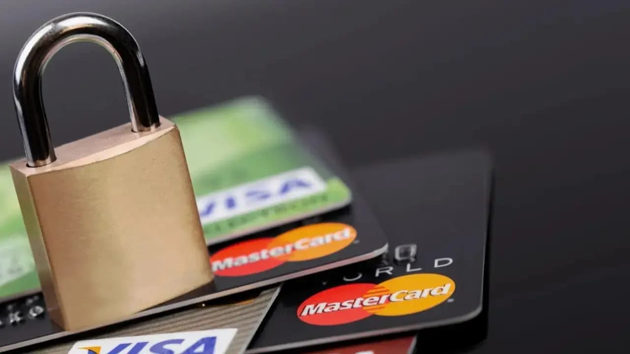 Берешегім жоқ, бірақ шотым бұғатталды: МКК қателігі жұртты әбігерге салды