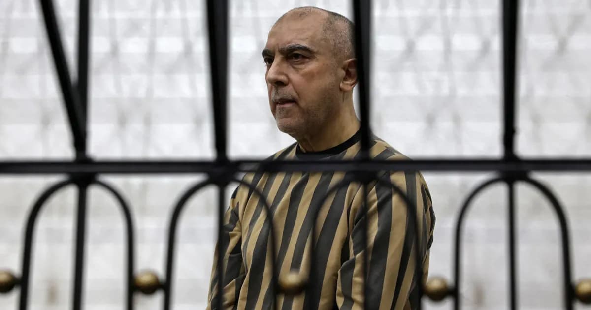 Сирияда Асад дәуіріндегі алғашқы сот отырысы басталды: экс-қауіпсіздік басшысы Атеф Наджиб кассада