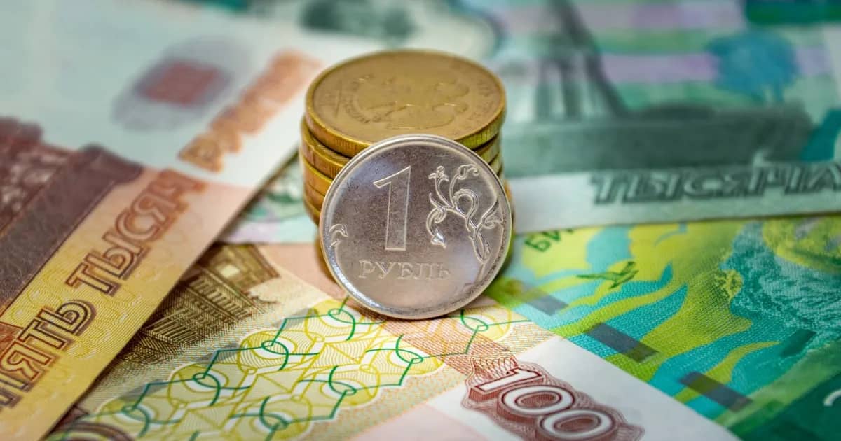 Қазақстандықтар рубльді жаппай сатып алуда: долларға сұраныс төмендеді