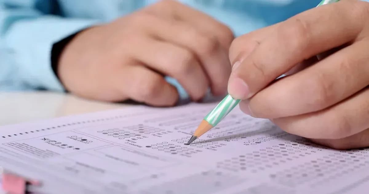Саясат Нұрбек ҰБТ-ның сынақ тапсыру мүмкіндігінің жойылуына қатысты пікір білдірді