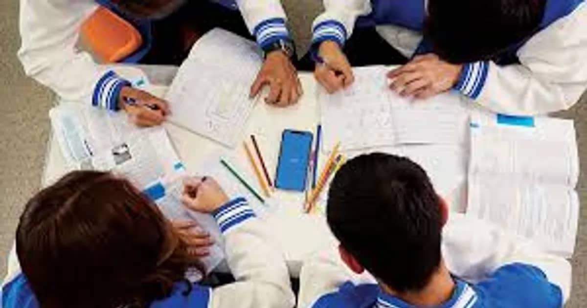 Жасанды интеллект мектептерге: Тоқаев жарлыққа қол қойды