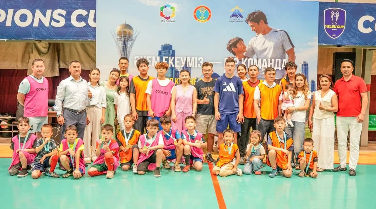 Әкелер күні мерекесіне орай футболдан шеберлік сабақ өтті