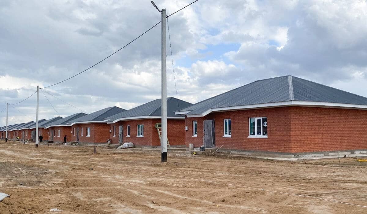 Су тасқыны: БҚО-ның әкімі салынып жатқан үйлердің көбі 1-қыркүйекке дейін берілетінін айтты