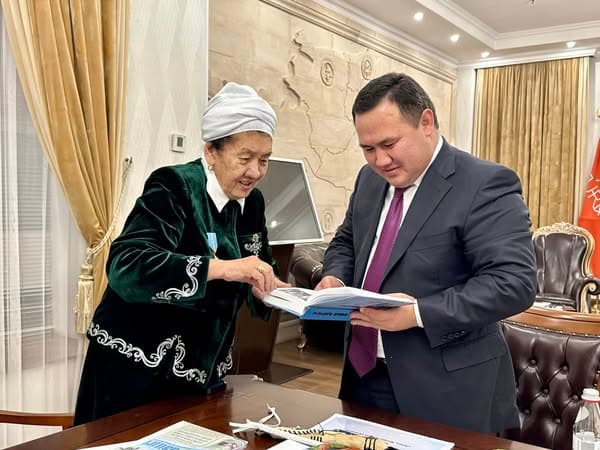 Ел анасы қала әкімінің қабылдауында болды
