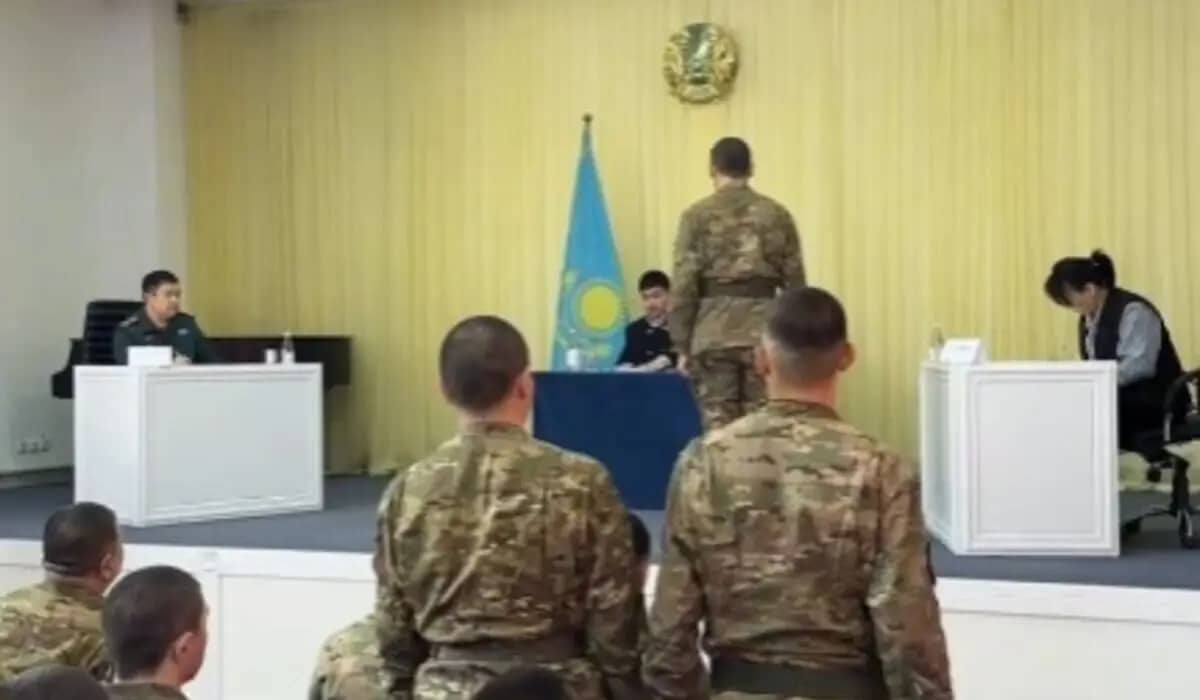 Қонаевтың әскери бөліміне телефон алып кірген үш сарбазға сот үкім шығарды (ВИДЕО)