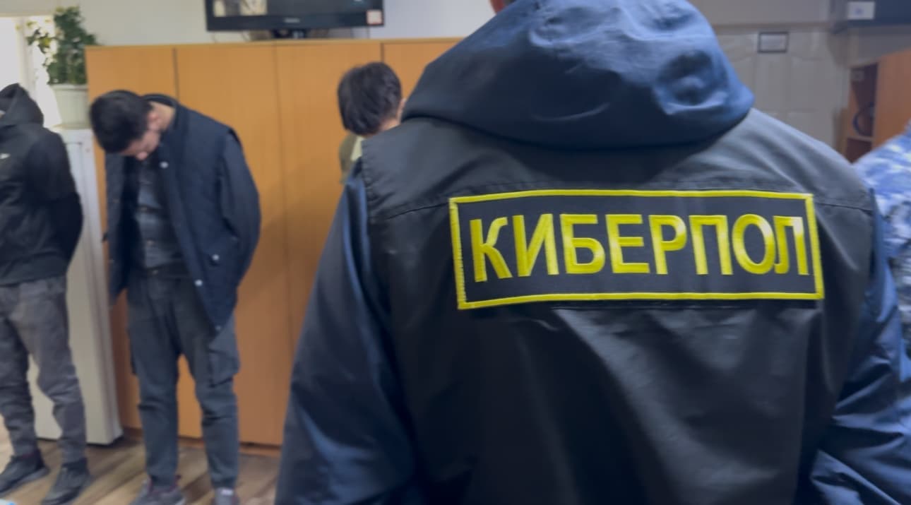 Полицейлер 100 миллион теңгеден астам қаражат иемдеген дропперлер тобын ұстады