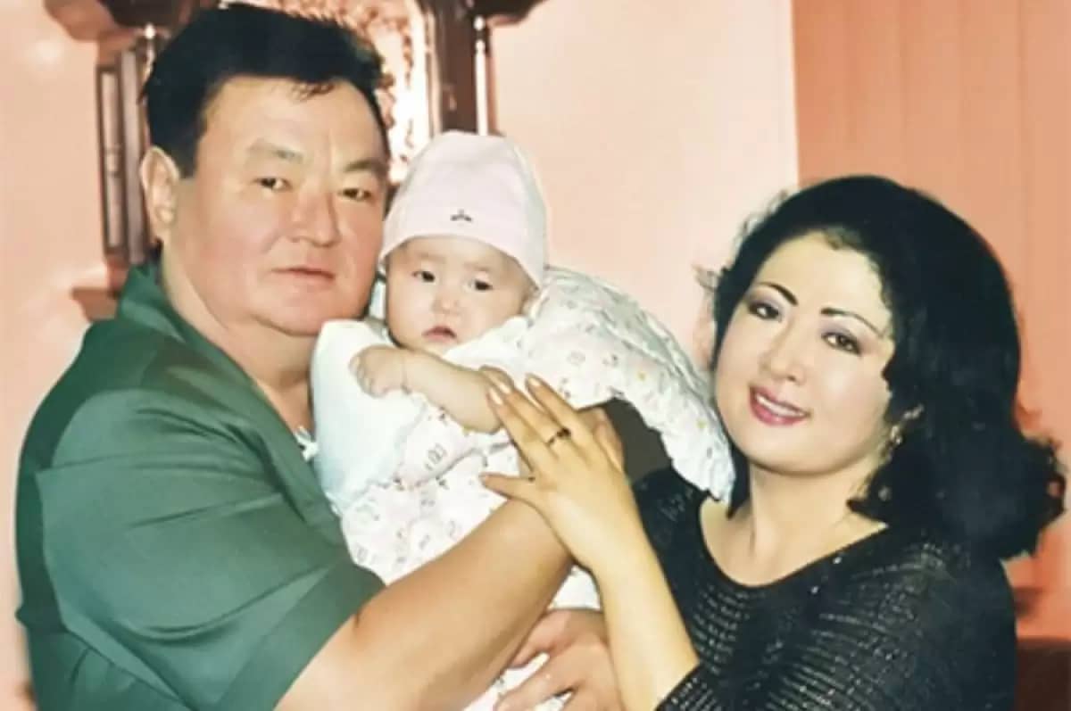 «7 жыл некесіз тұрдық»: Мақпал Жүнісова неке қиылу тарихын айтты