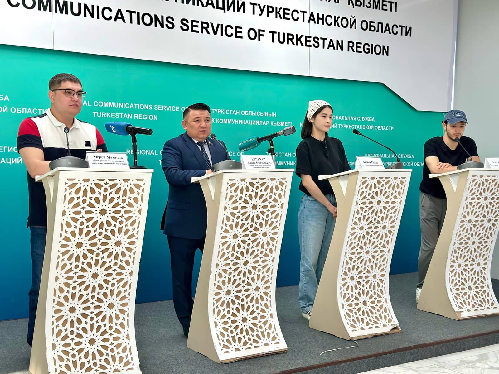Түркістан «Конгресс холл» кешенінің «Jana lep» ұжымы «Алғашқы махаббат» спектаклін сахналайды