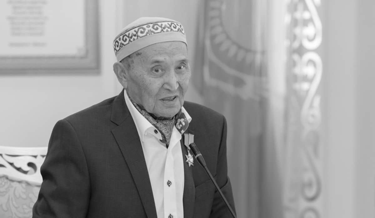 Атақты драматург Әкім Тарази өмірден өтті