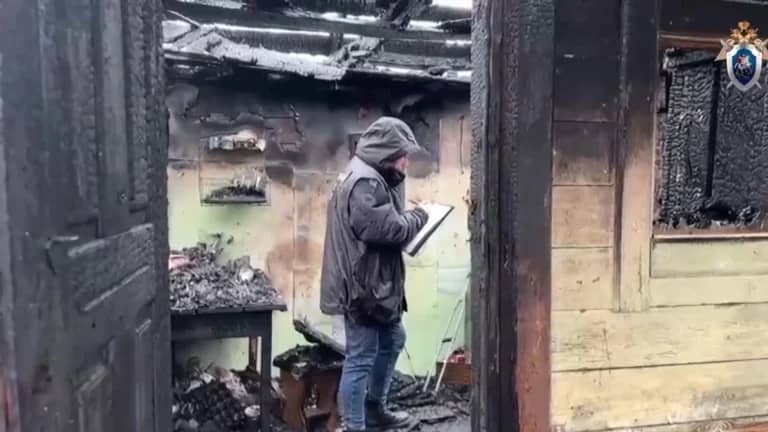 Үйді де өртеген: Қаскөй туған күнге келген төрт жасөспірімді өлтіріп, тағы төртеуін жарақаттады