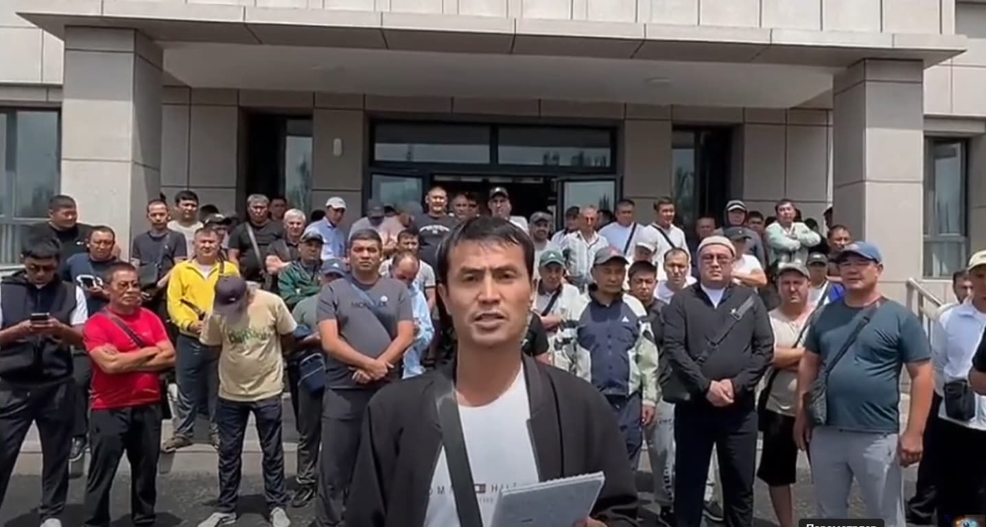 Қорғас шекарасындағы дағдарыс: Жүк тасымалдаушылар Үкіметке үндеу жолдады (видео)