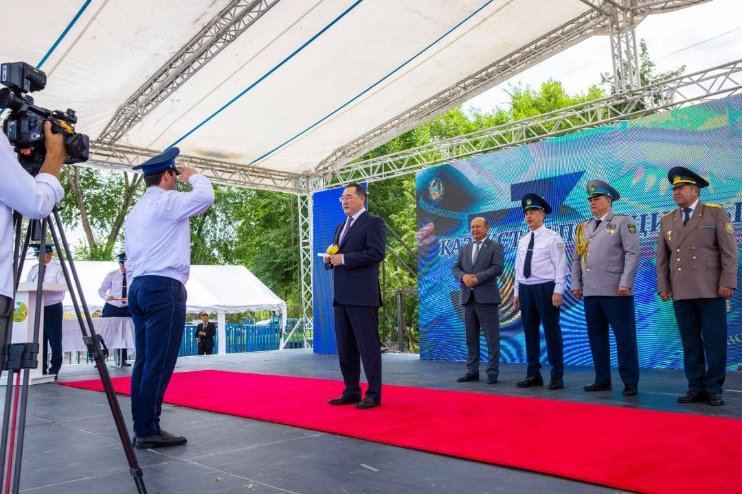 40 полиция қаза тапты: Облыс әкімі Марат Сұлтанғазиев сақшыларға қолдау көрсетті