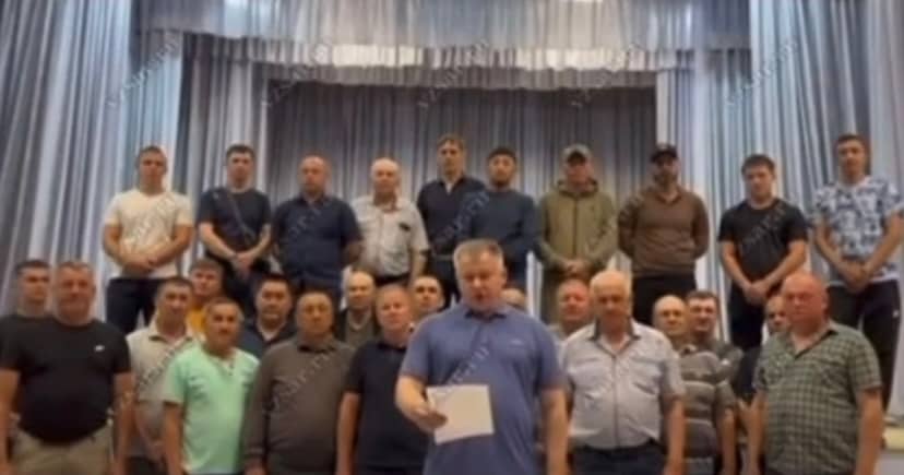 «Қазақстаннан келген, жайпап кетті»: ресейліктер Владимир Путиннен көмек сұрап, бейнеүндеу жариялады