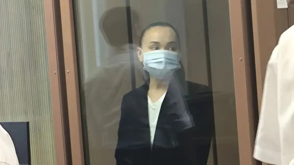 Перизат Қайрат тергеу изоляторында өзін ұрып-соққанын айтты