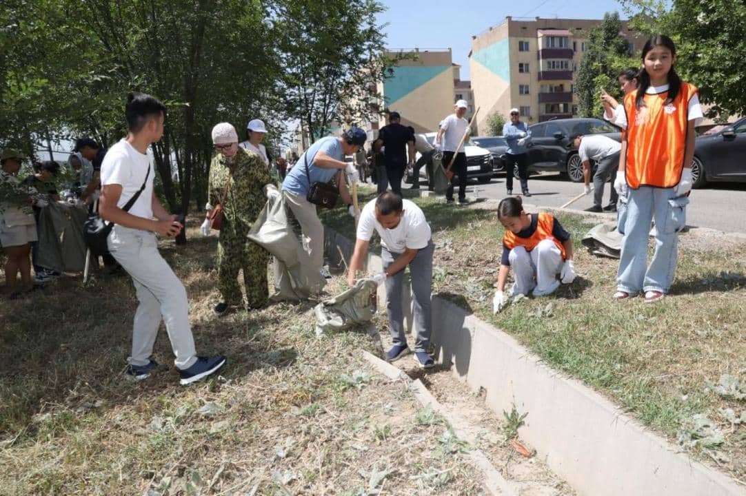 Алматыда «Таза Қазақстан» патриоттық тәрбиені нығайтатын экологиялық акциясы өтті