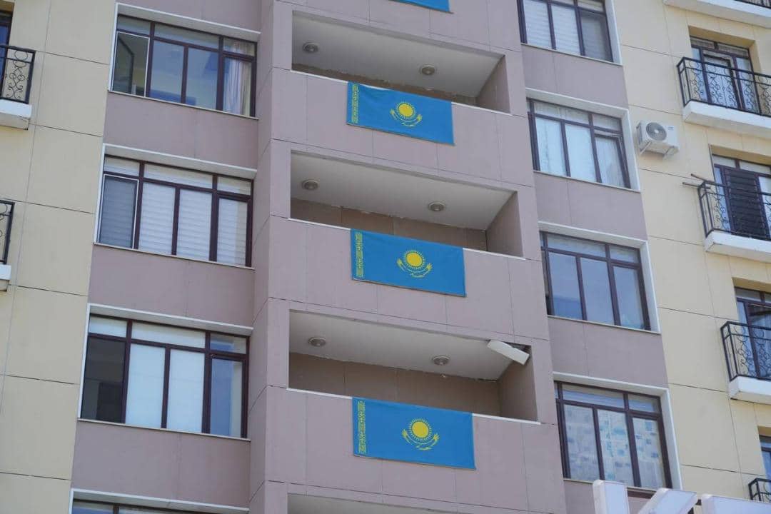 «Менің елім – менің туым»: жалпыреспубликалық науқаны Түркістанда жалғасты