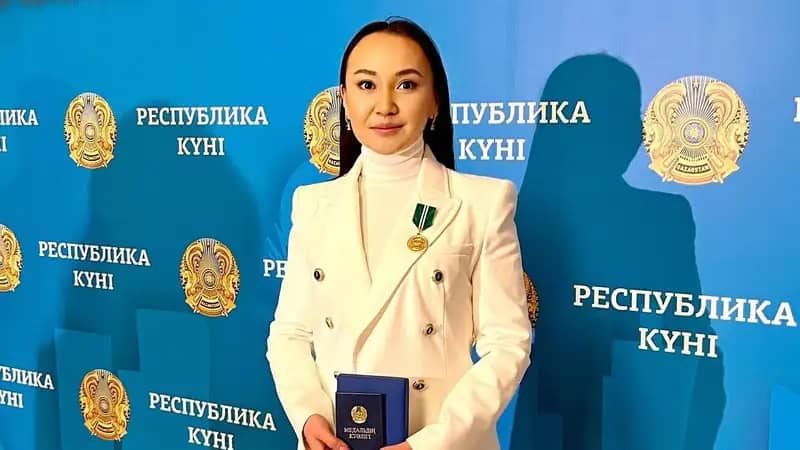 «Түрмедегі туған күн»: бриллиантқа малынып, бренд бұйымдарымен аты шыққан Перизат Қайрат 34 жасқа толды