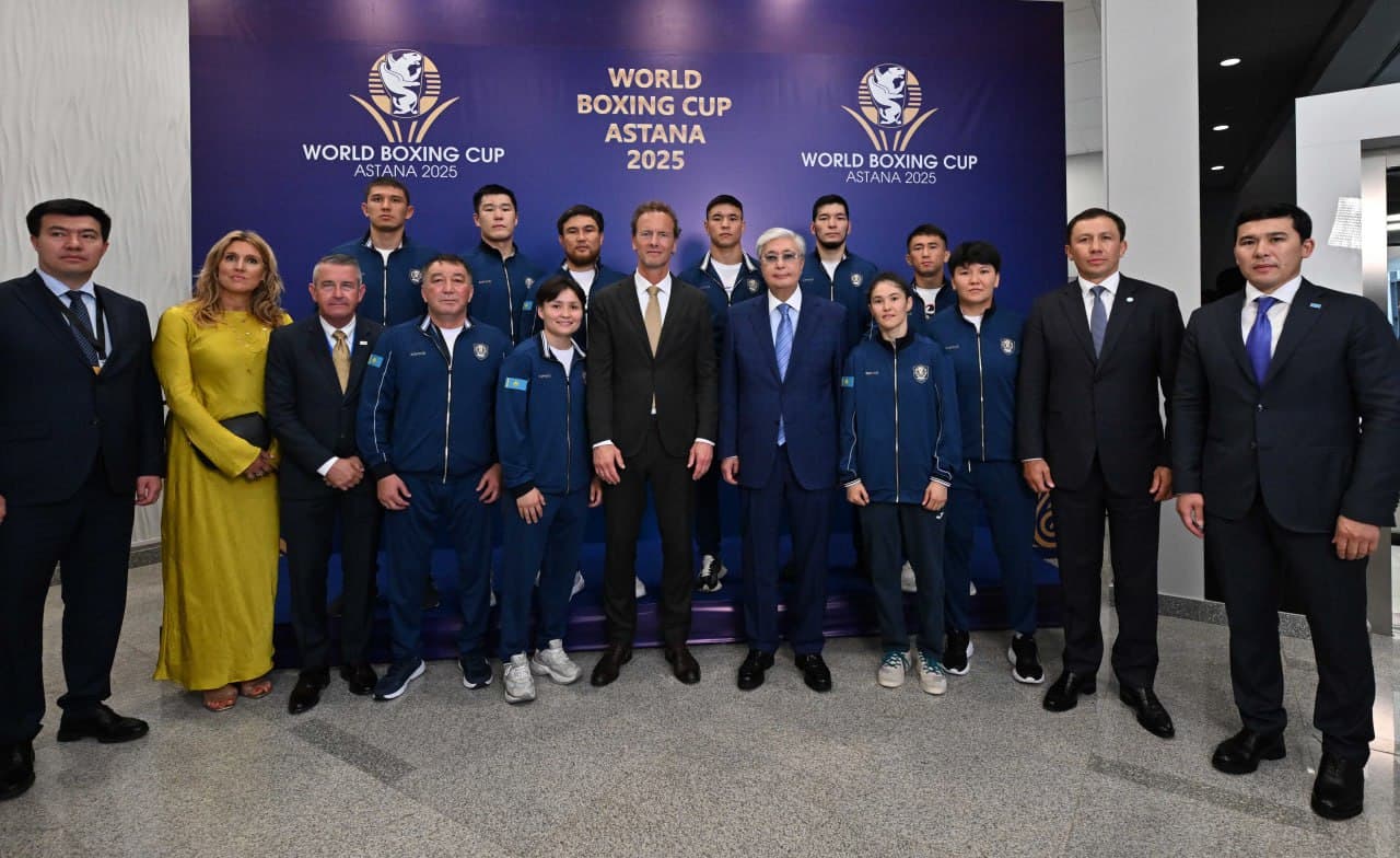 Тоқаев бокстан Әлем кубогының жеңімпаздарын құттықтады