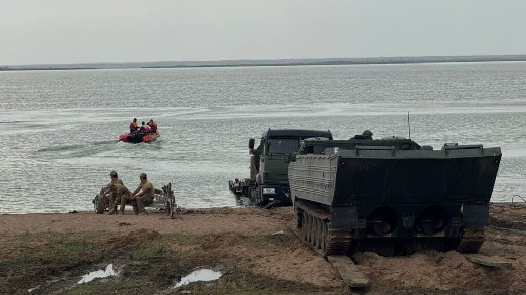 Сорбұлақтағы сұмдық: апатқа ұшыраған тікұшақтағы экипаж мүшелерінің жеке заттары табылды