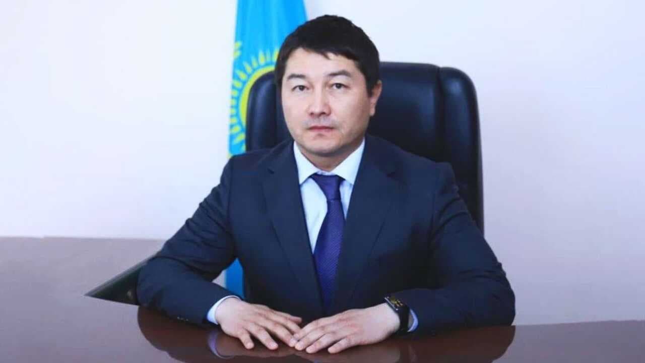 Нұрдәулет Қилыбай Президенттің тапсырмасын орындағанның орнына, экс- депутатпен төсек қатынасын елдің проблемасына айналдырды — журналист